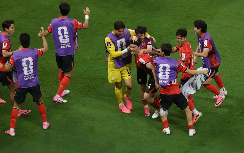 Ngược dòng hạ Séc, Hàn Quốc thắng trận ra quân World Cup sau 16 năm Ngược dòng hạ Séc, Hàn Quốc thắng trận ra quân World Cup sau 16 năm