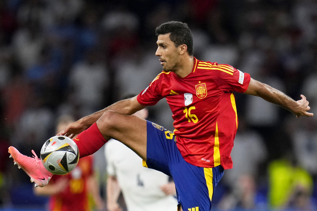 Tây Ban Nha lần đầu tiên có đội trưởng "nước ngoài" ở World Cup