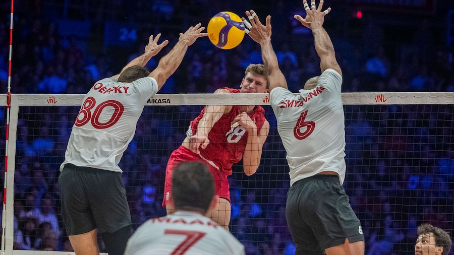 Hartke bùng nổ với 33 điểm, tuyển Mỹ ngược dòng đánh bại Canada khó tin tại VNL 2026