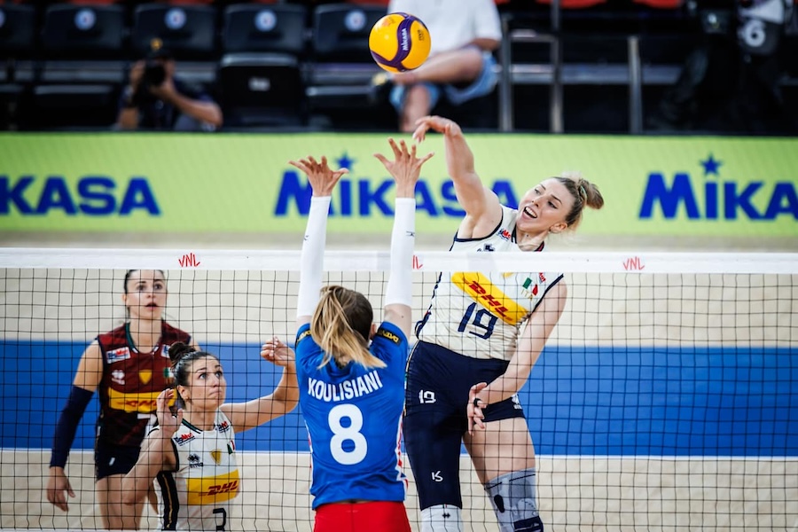 ĐKVĐ Ý khởi đầu tuần 2 VNL 2026 bằng chiến thắng huỷ diệt Cộng hoà Séc