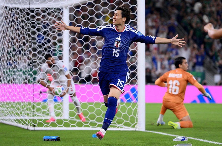 HLV Nhật Bản lý giải việc xếp Kamada đá "tiền đạo ảo" và ghi bàn thứ hai ở World Cup