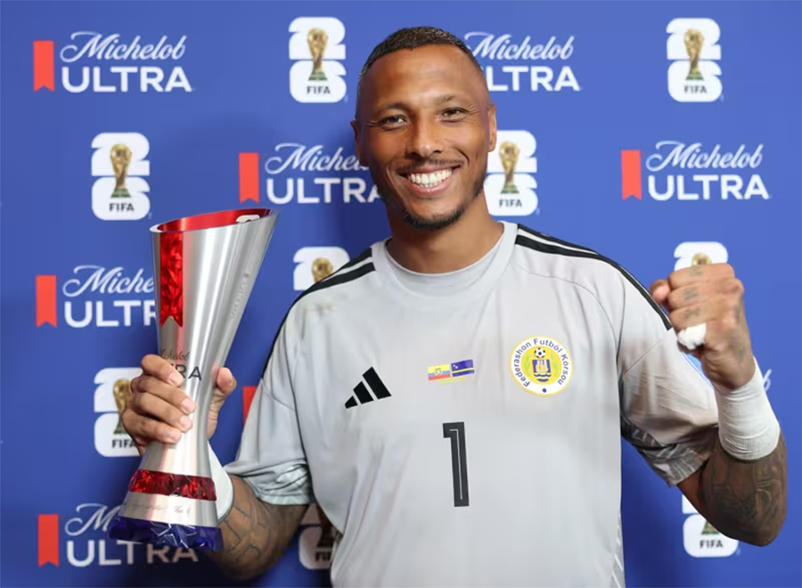 15 pha cứu thua, Eloy Room đi vào lịch sử World Cup
