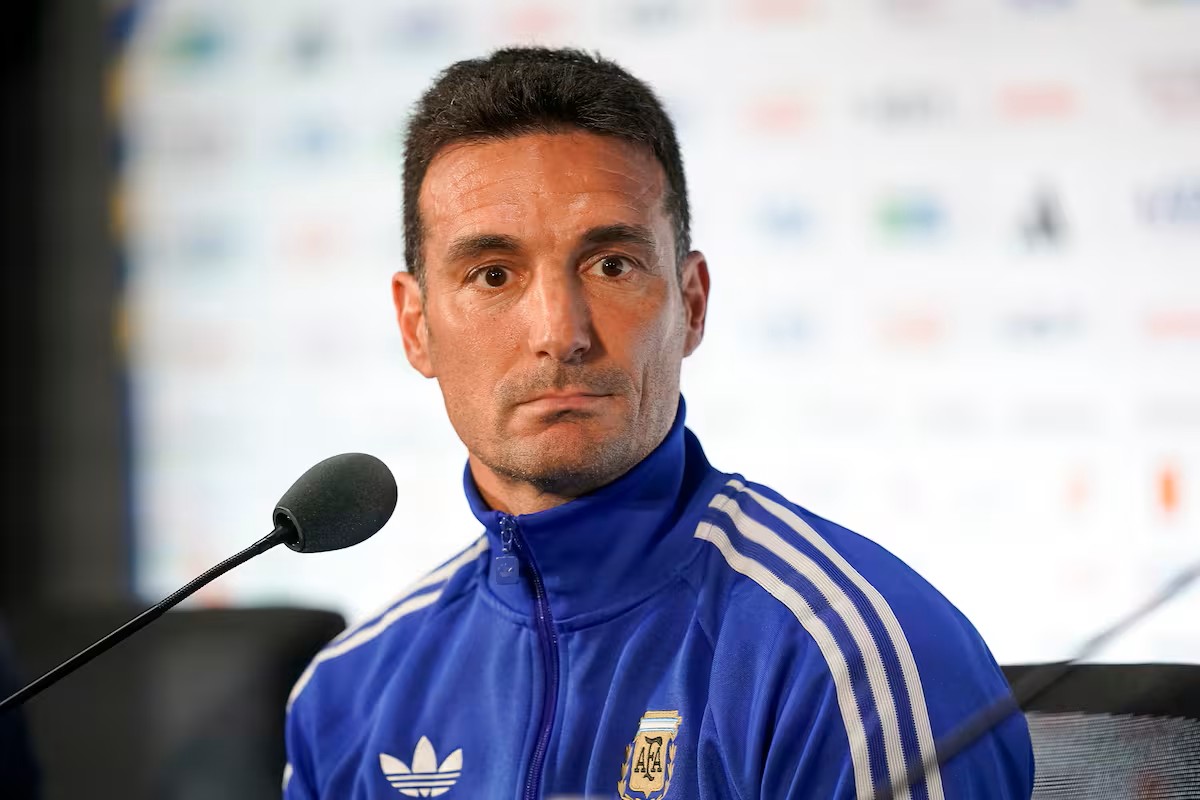 HLV Scaloni: "Khi Messi thăng hoa, cả Argentina cùng thăng hoa"