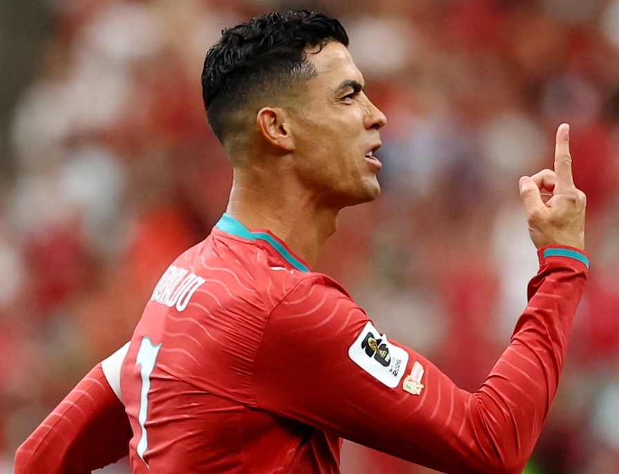 Sút tung lưới Uzbekistan, Ronaldo đi vào lịch sử khi ghi bàn ở 6 kỳ World Cup khác nhau Sút tung lưới Uzbekistan, Ronaldo đi vào lịch sử khi ghi bàn ở 6 kỳ World Cup khác nhau