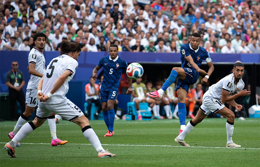 Mbappe lập cú đúp, Pháp hạ Iraq trong trận đấu World Cup kéo dài gần 4 giờ