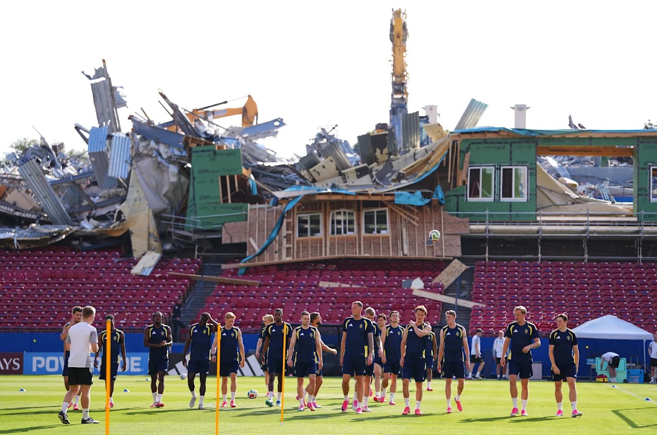 Sốc với cảnh đổ nát tại sân tập của tuyển Thụy Điển ở World Cup 2026