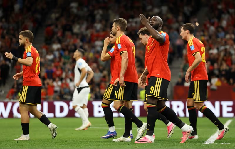 Lukaku tỏa sáng phút cuối, Bỉ thắng đậm New Zealand để giành ngôi đầu bảng
