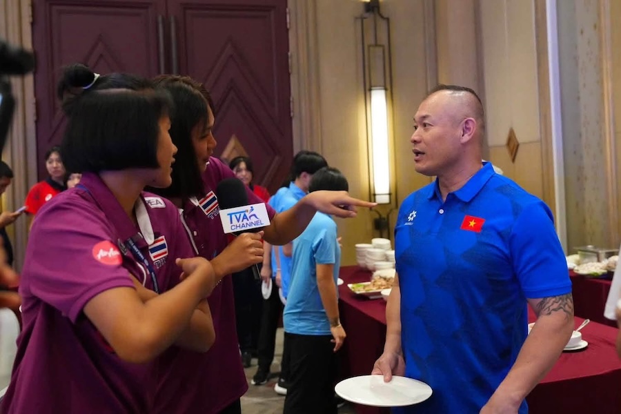 Đội tuyển bóng chuyền nữ U18 Việt Nam nhận viện trợ trước thềm giải U18 vô địch châu Á