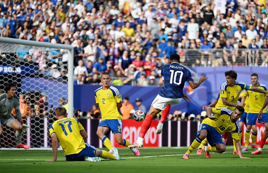 Mbappe phá kỷ lục ghi bàn mọi thời đại trong các trận đấu loại trực tiếp World Cup