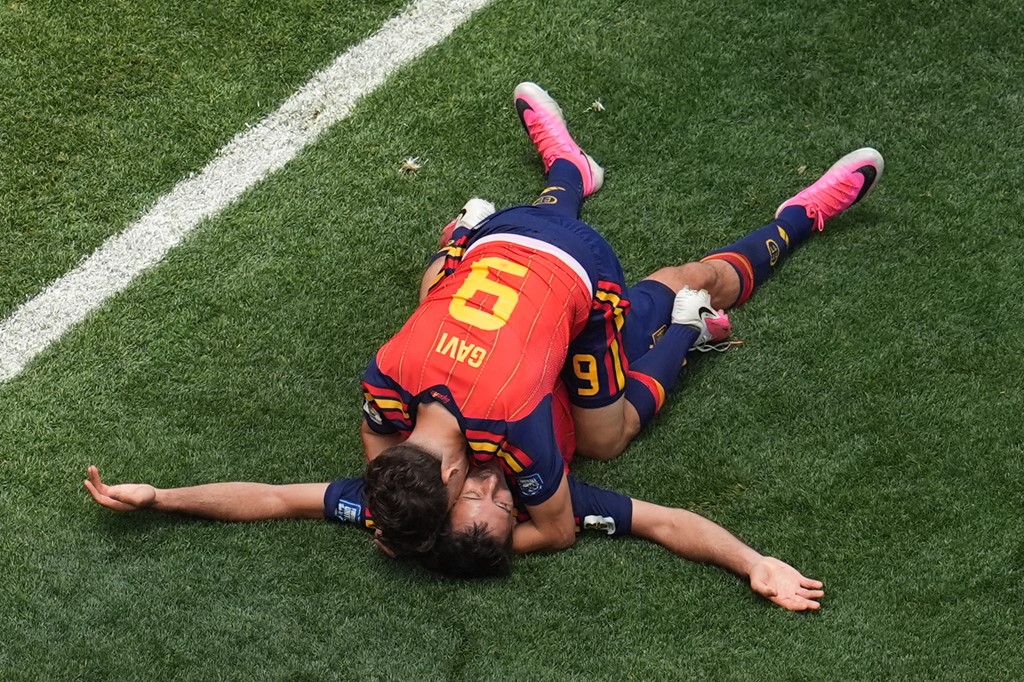 Tây Ban Nha thắng áp đảo Áo, chấm dứt nỗi ám ảnh vòng knock-out World Cup