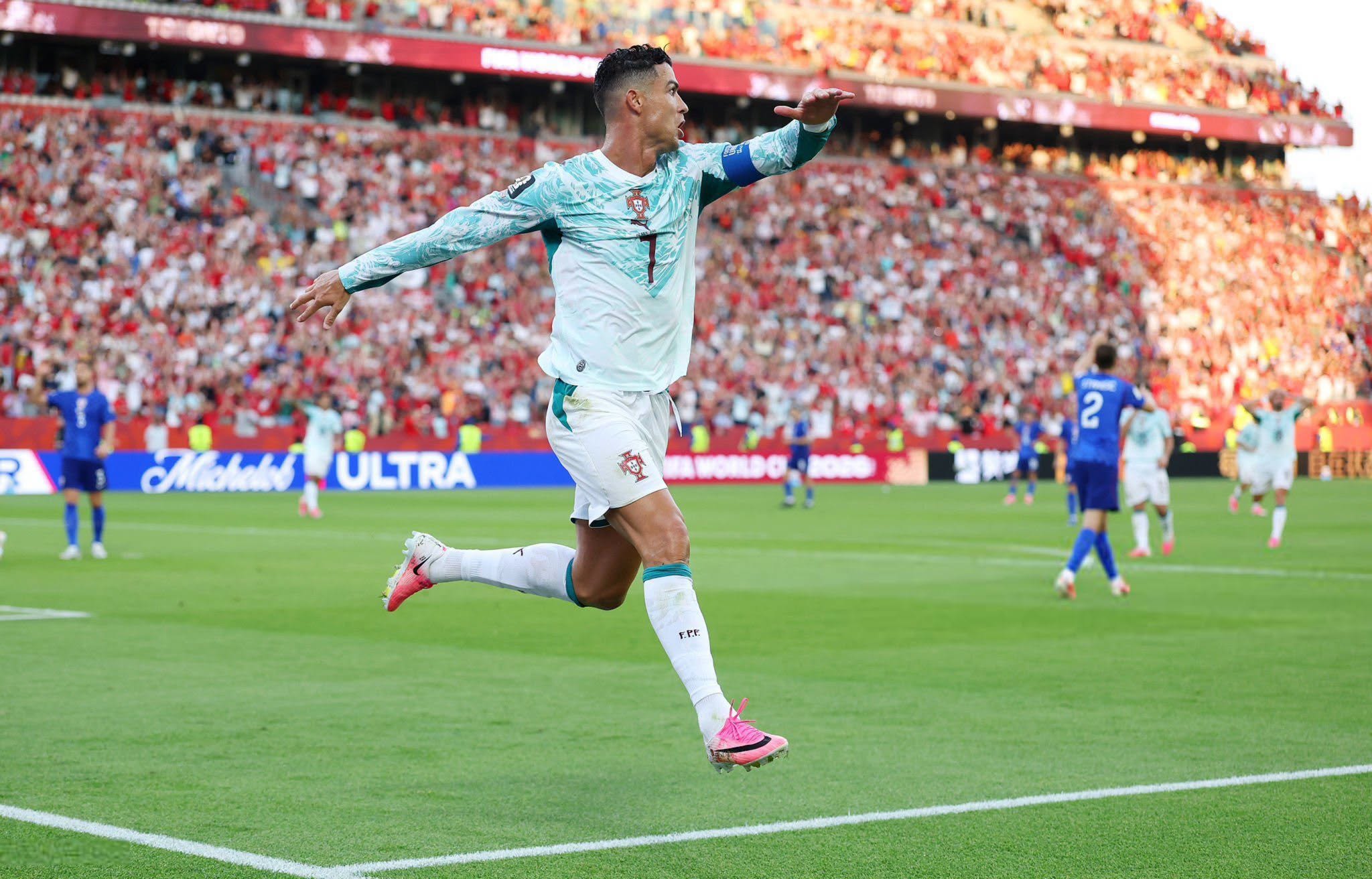 Ronaldo tỏa sáng, Bồ Đào Nha thắng ngược Croatia để đại chiến Tây Ban Nha