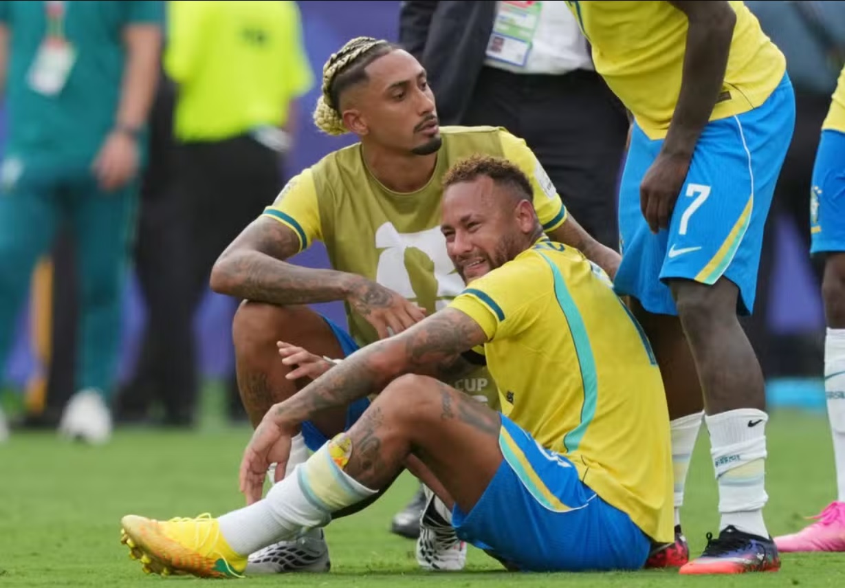 Neymar bật khóc, trở thành cầu thủ Brazil thứ hai dự 4 kỳ World Cup mà không vô địch