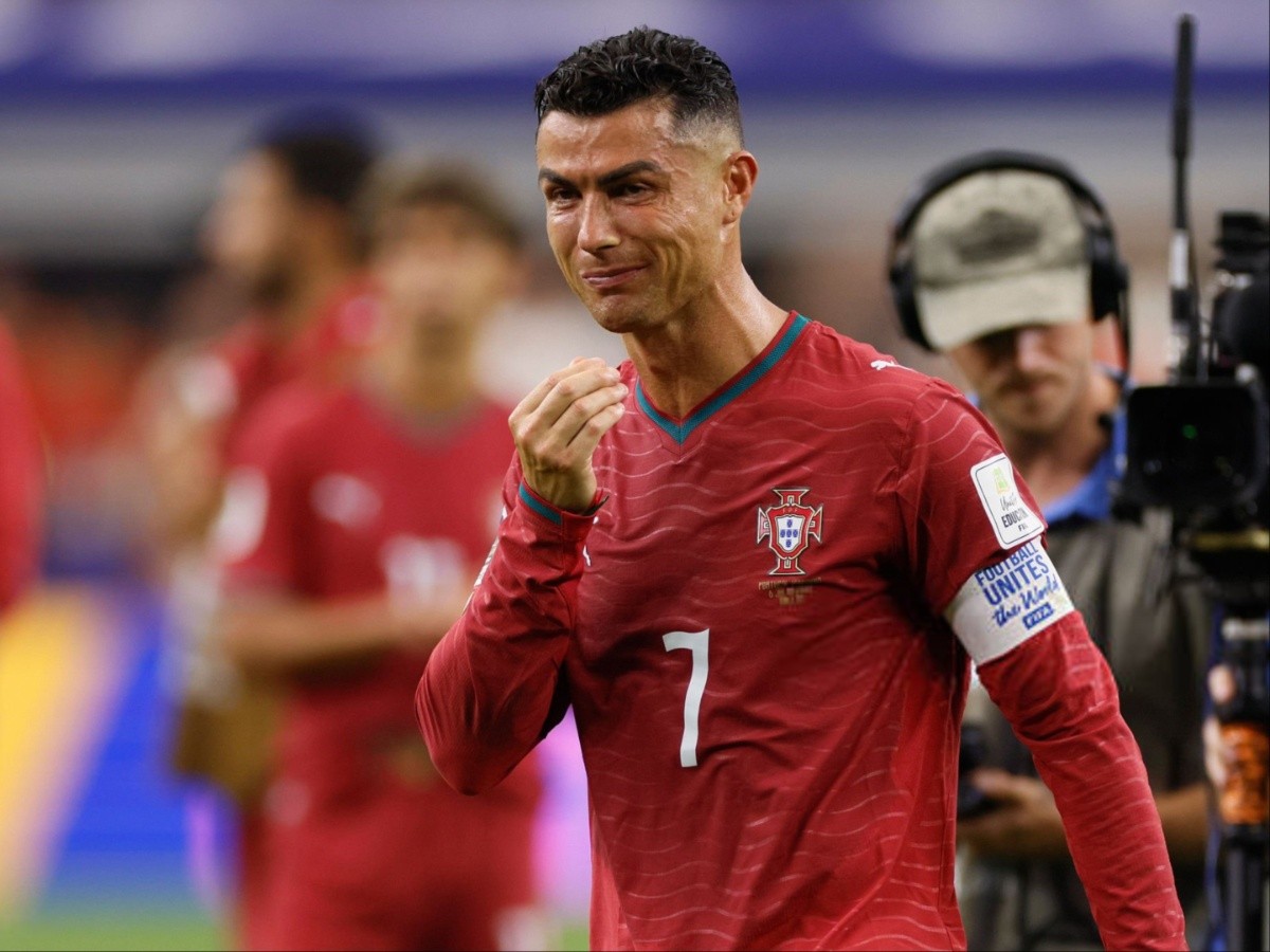 Ronaldo bật khóc xác nhận chia tay World Cup: "Tôi rời giải với lương tâm thanh thản"