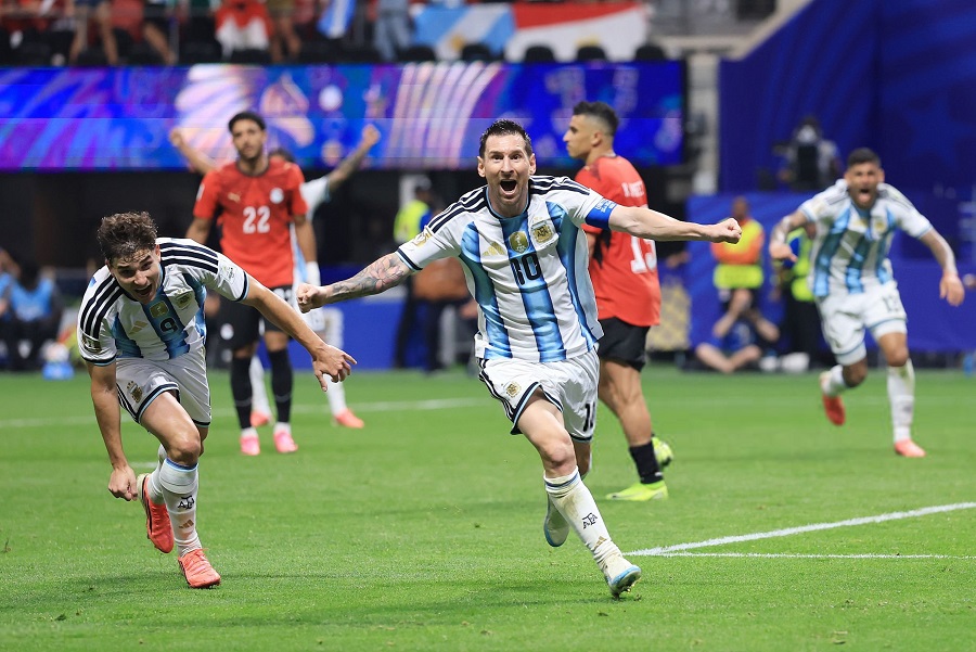 4 phút thiên tài của Messi giúp Argentina đảo ngược tình thế ngoạn mục