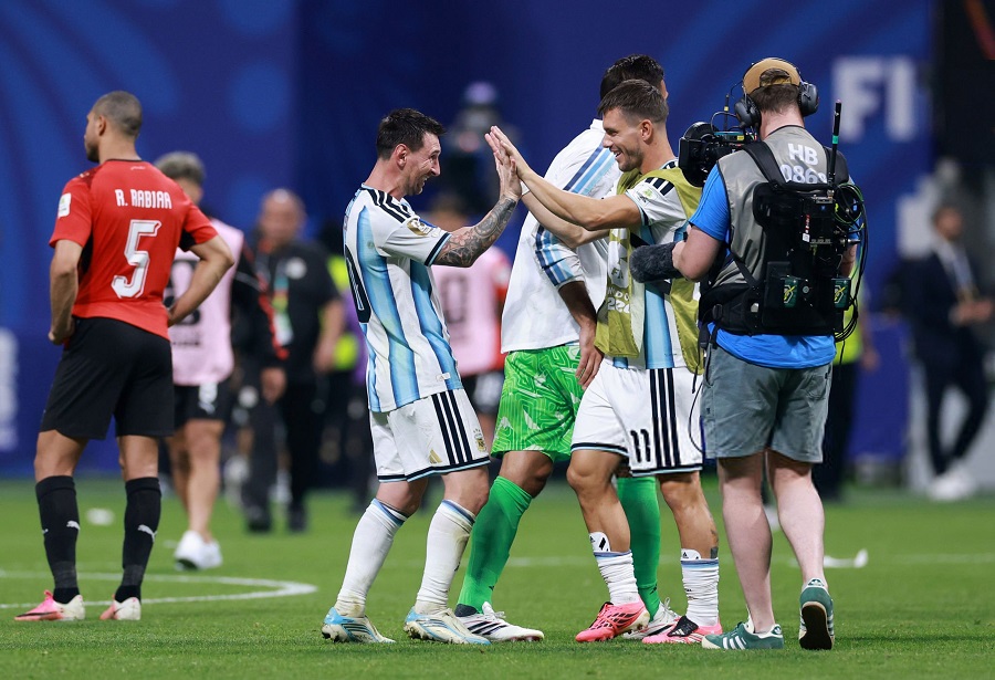 VIDEO: Bàn thắng san bằng tỷ số 2-2 của Messi cho Argentina trước Ai Cập