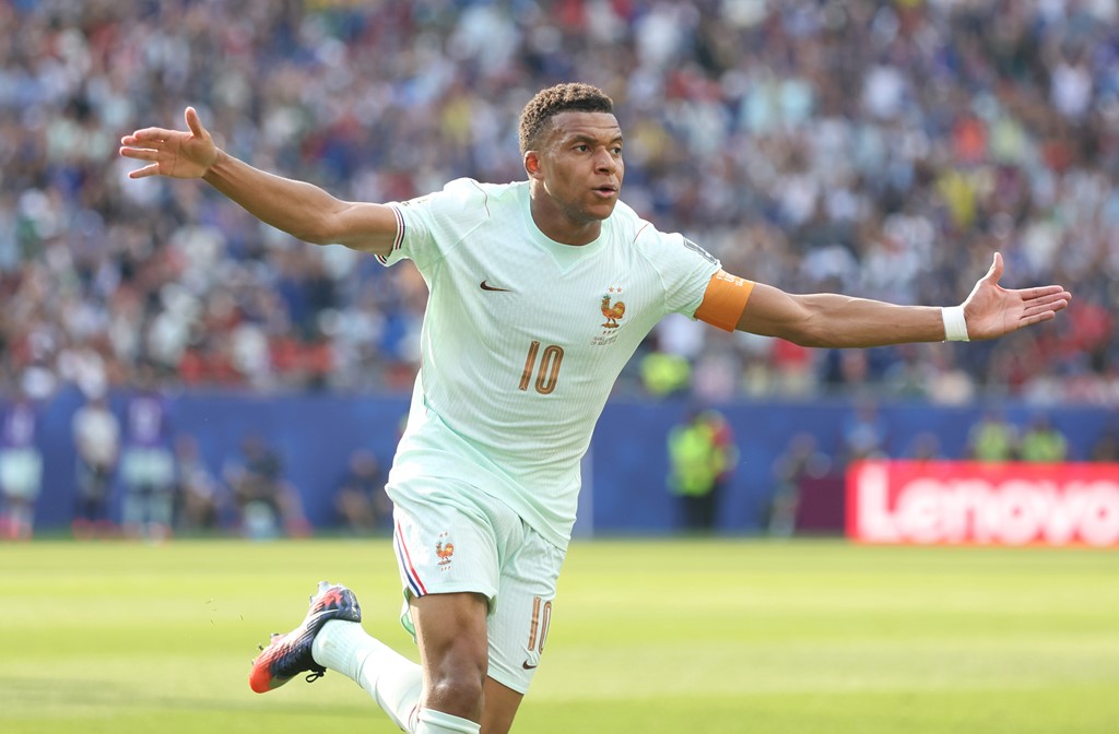 Mbappe và 2 cầu thủ Pháp nhận điểm 8 sau màn trình diễn trước Ma-rốc
