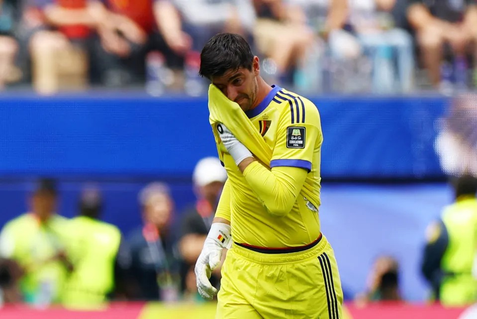 Thủ môn Courtois úp mở chia tay tuyển Bỉ sau thất bại trước Tây Ban Nha