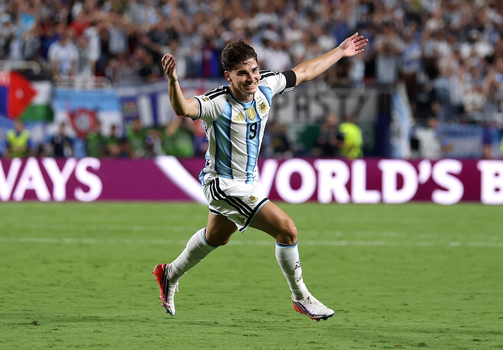 Báo chí quốc tế nói gì sau màn thoát hiểm ngoạn mục của Argentina trước Thụy Sĩ?