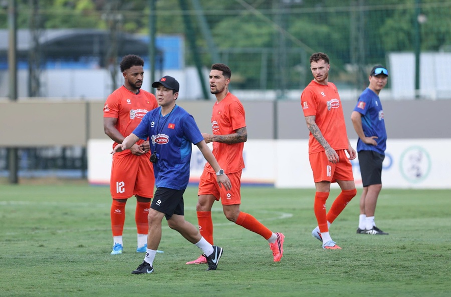 HLV Kim Sang Sik chốt danh sách 26 cầu thủ dự ASEAN Cup 2026: Có Xuân Son, Tài Lộc và Hoàng Hên