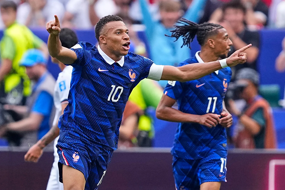 Băng đội trưởng tuyển Pháp và bước chuyển mình của Mbappe