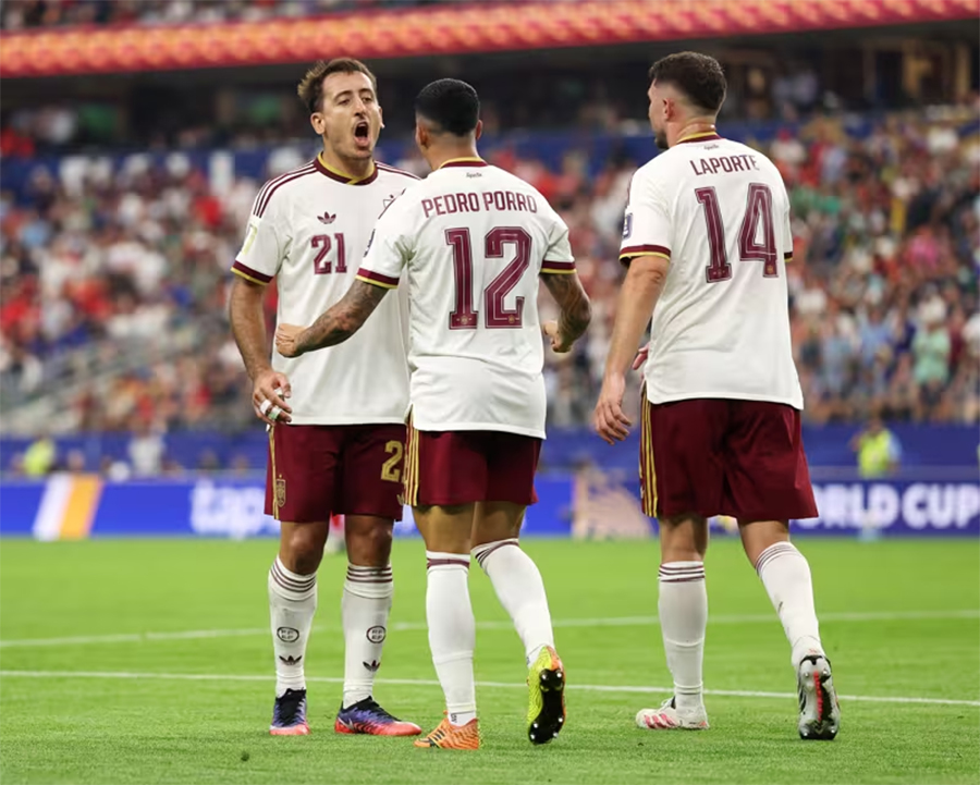 Tây Ban Nha phá kỷ lục World Cup, tạo nên phiên bản La Roja toàn diện nhất lịch sử