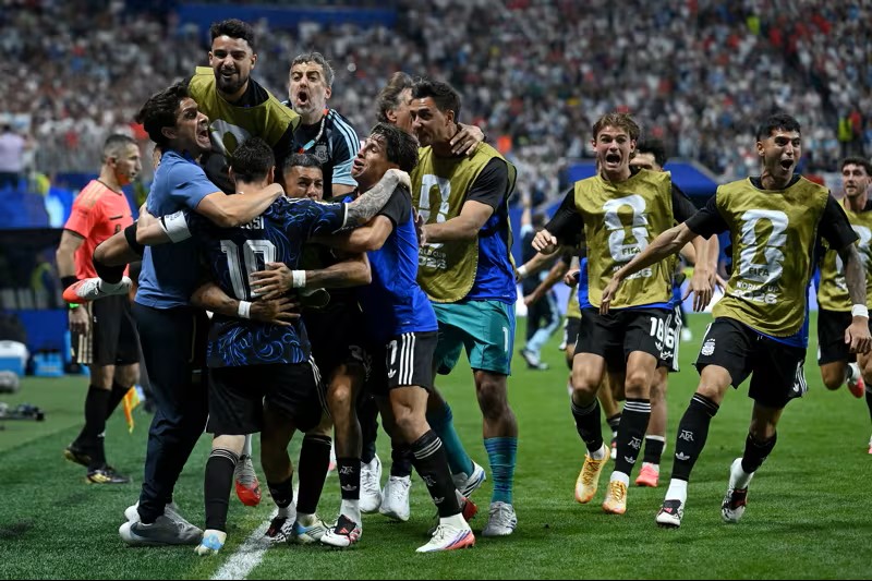 Argentina ngược dòng hạ Anh, thẳng tiến vào chung kết World Cup 2026