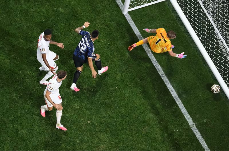 VIDEO: Lautaro Martinez kết liễu tuyển Anh, đưa Argentina vào chung kết