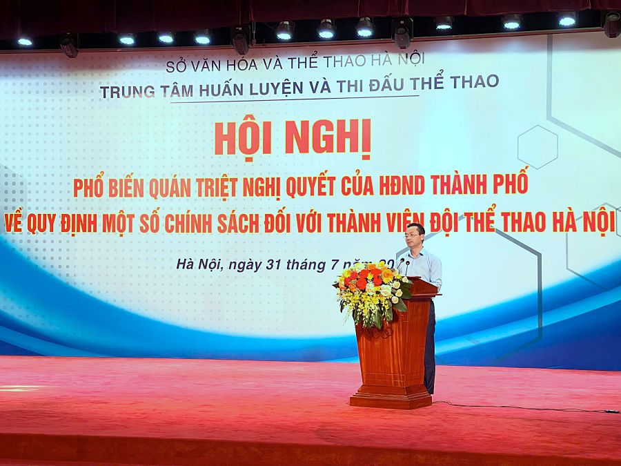 Buổi phổ biến nghị quyết HĐND TP Hà Nội về chính sách với thành viên đội thể thao Hà Nội diễn ra sáng nay 31/7