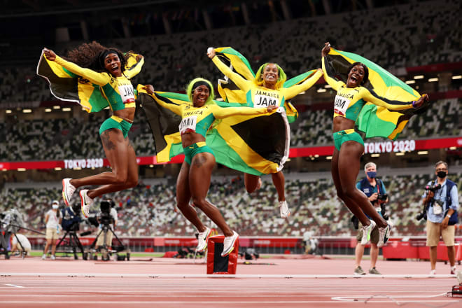 Jamaica giành vàng 4x100m nữ, phá kỷ lục quốc gia tại Olympic Tokyo Jamaica giành vàng 4x100m nữ, phá kỷ lục quốc gia tại Olympic Tokyo