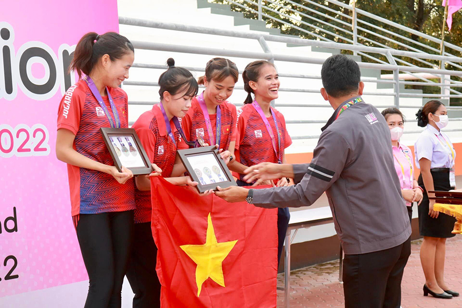 Chuyện về tấm HCĐ chạy tiếp sức chưa từng có của điền kinh Việt tại Đại hội Sinh viên Đông Nam Á