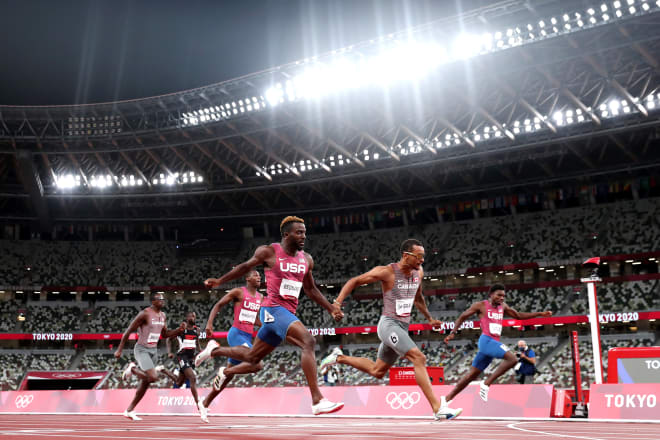 Chân chạy Canada đánh bại cả 3 đối thủ Mỹ để trở thành “Vua 200m Olympic” Chân chạy Canada đánh bại cả 3 đối thủ Mỹ để trở thành “Vua 200m Olympic”