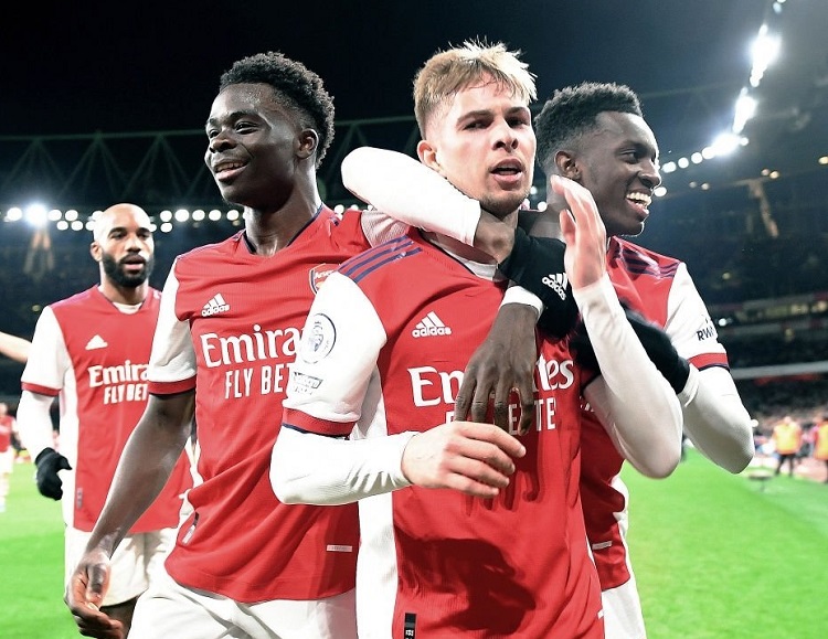 “Những đứa trẻ” Arsenal tái hiện chiến tích sau 16 năm để hạ Chelsea