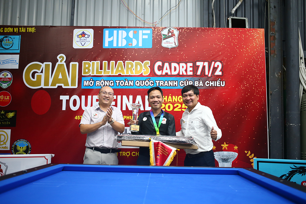 Nguyễn Ho&agrave;ng Việt v&ocirc; địch kịch t&iacute;nh giải Billiards Cadre 71/2 mở rộng to&agrave;n quốc tranh C&uacute;p B&agrave; Chiểu Tour Final năm 2025