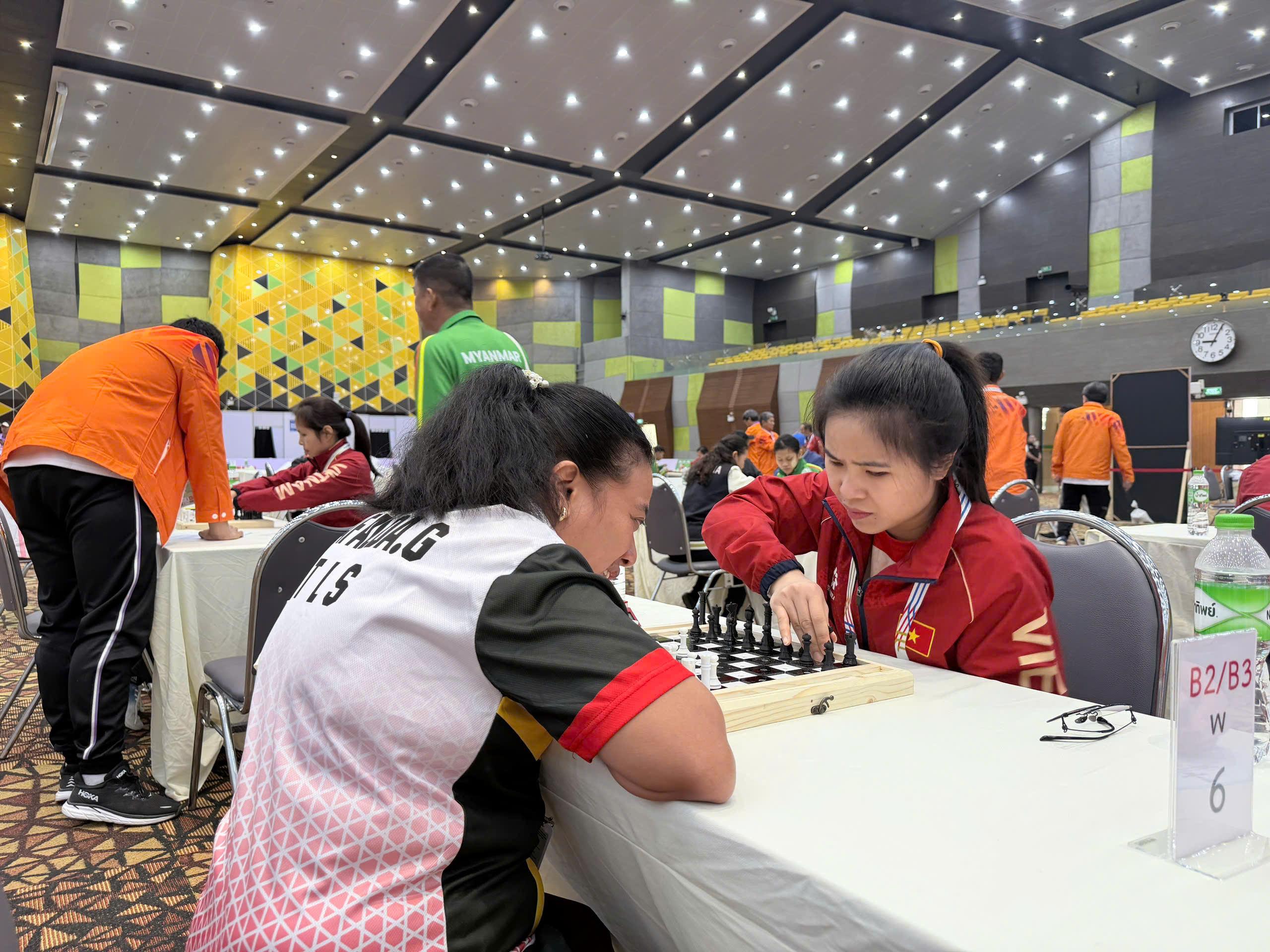 Cờ vua Việt Nam thống trị Đông Nam Á, đường đua xanh bùng nổ ngày vàng tại Para Games 13