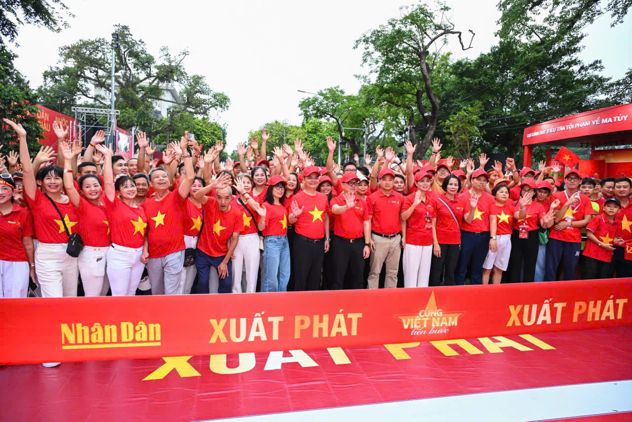 “Cùng Việt Nam tiến bước” - Dấu ấn thể thao cộng đồng chưa từng có tiền lệ