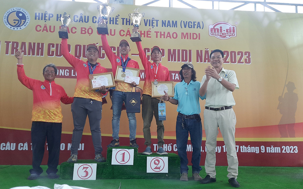 Cần thủ Nguyễn Thành Tài vô địch Giải Cúp quốc gia Câu cá thể thao Việt Nam - Cúp MIDI năm 2023