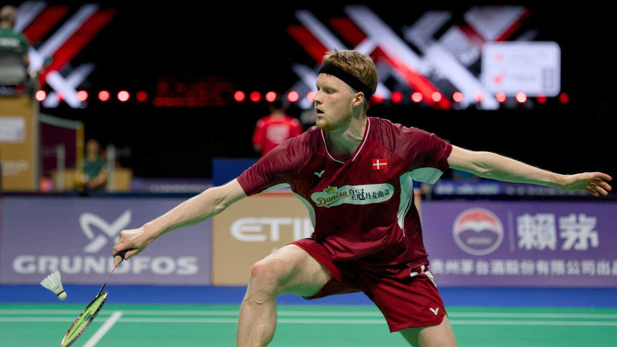 Cầu lông Thomas Cup 2026: Anders Antonsen giải bài toán áp lực, đưa Đan Mạch tiến thẳng vào tứ kết
