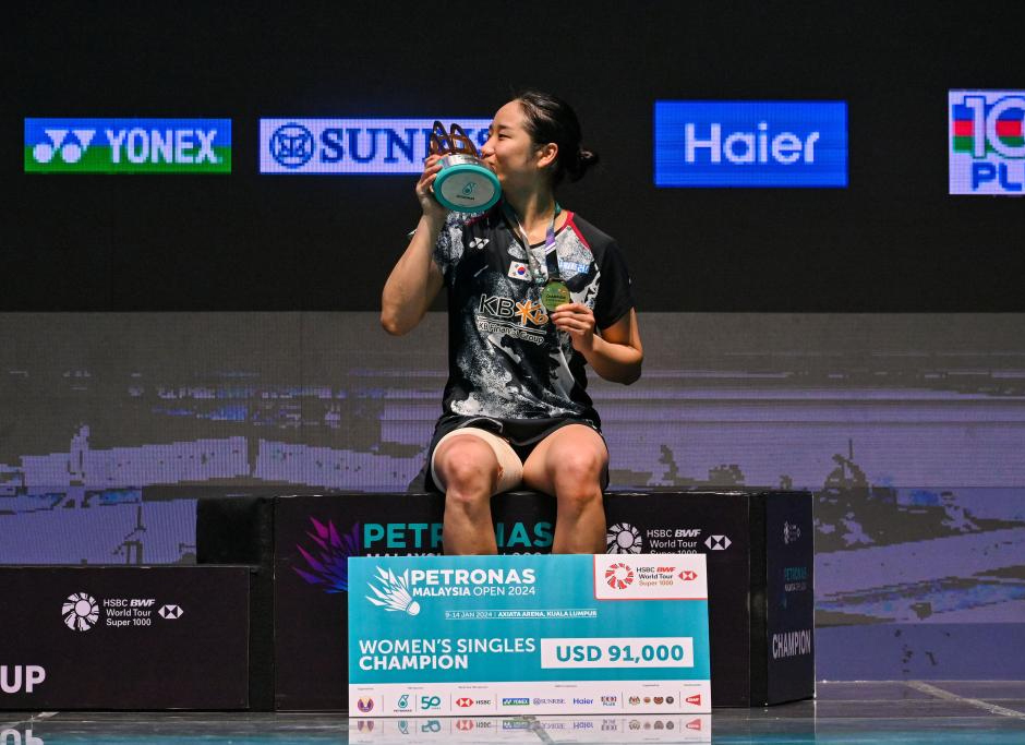 Cầu lông Malaysia Open 2024: Số 1 thế giới An Se Young cùng Antonsen vô địch giải đầu mùa
