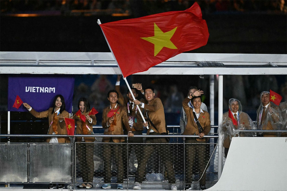 Vinh dự cầm cờ đoàn Thể thao Việt Nam dự Olympic 2024: Lê Đức Phát – chiến binh cầu lông không buông bỏ