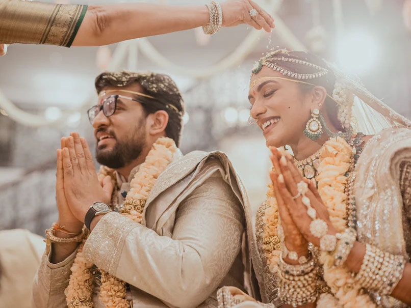 "Như tình yêu sét đánh": huyền thoại cầu lông PV Sindhu kể về cuộc gặp gỡ tình cờ trên chuyến bay dẫn đến hôn nhân