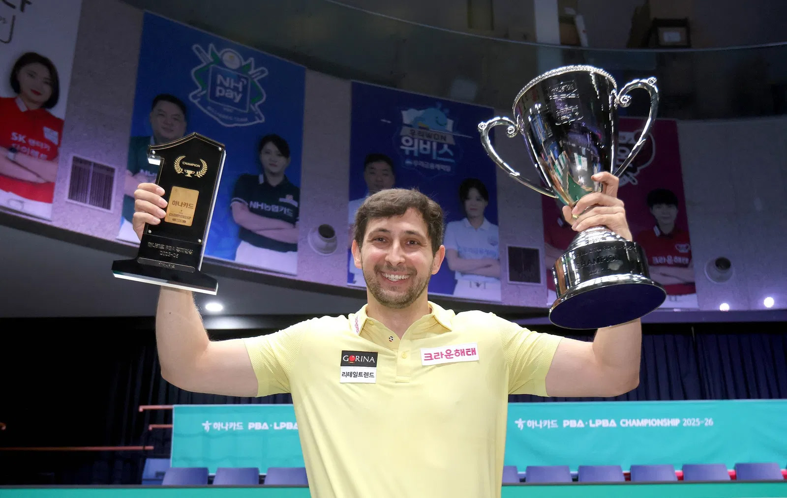 David Martinez ăn mừng vô địch giải billiards PBA lần thứ 8 tại Tây Ban Nha