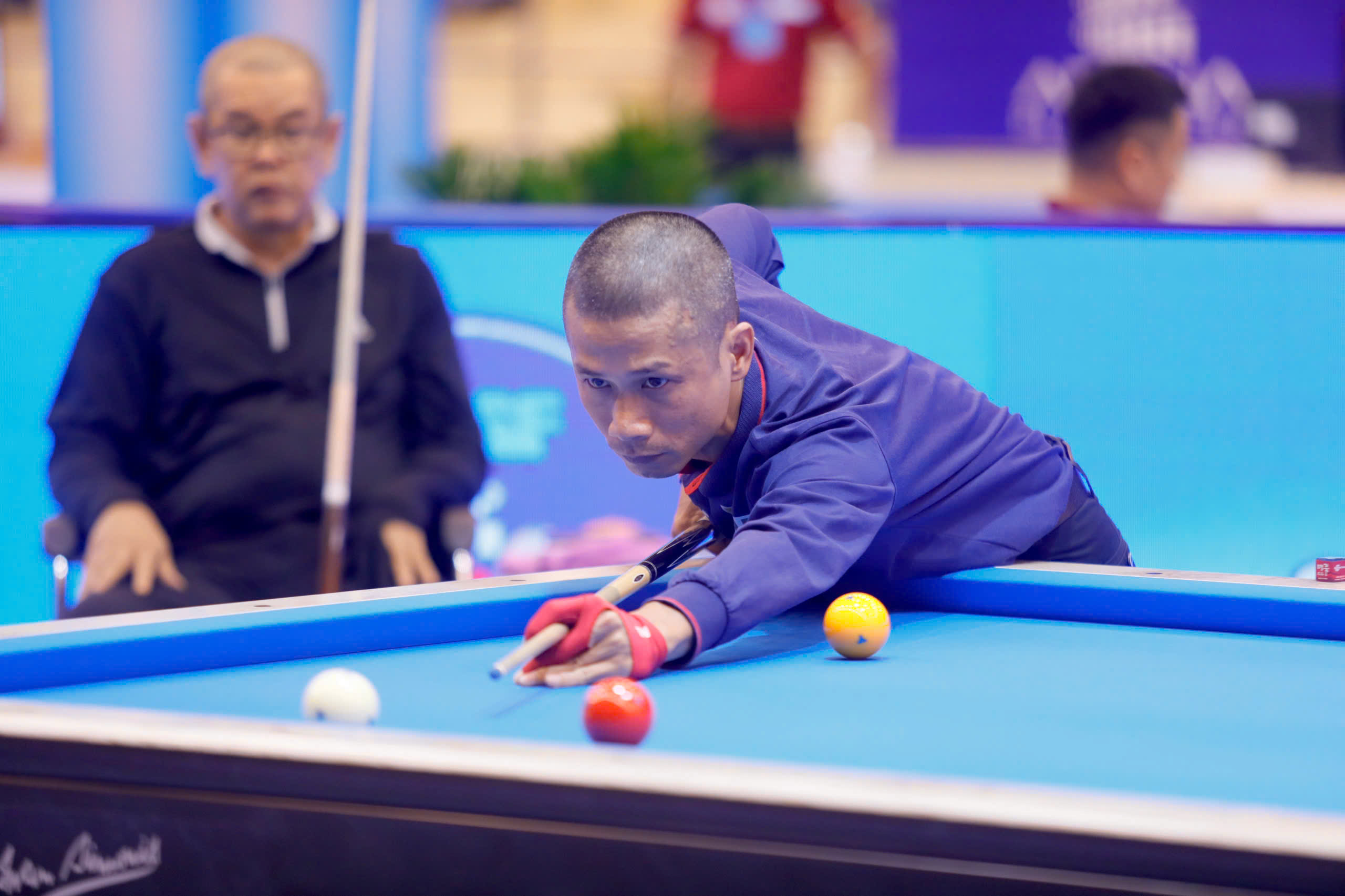 Billiards Carom 3 băng TPHCM World Cup 2025: Trần Quang Hưng r&uacute;t thắng l&atilde;o tướng L&yacute; Thế Vinh