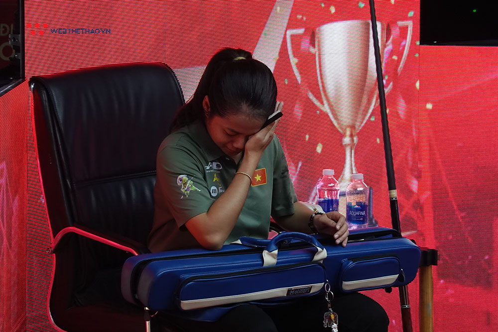 Nguyễn Đức Yến Sinh bật khóc khi lần đầu vô địch carom 3 băng nữ quốc gia