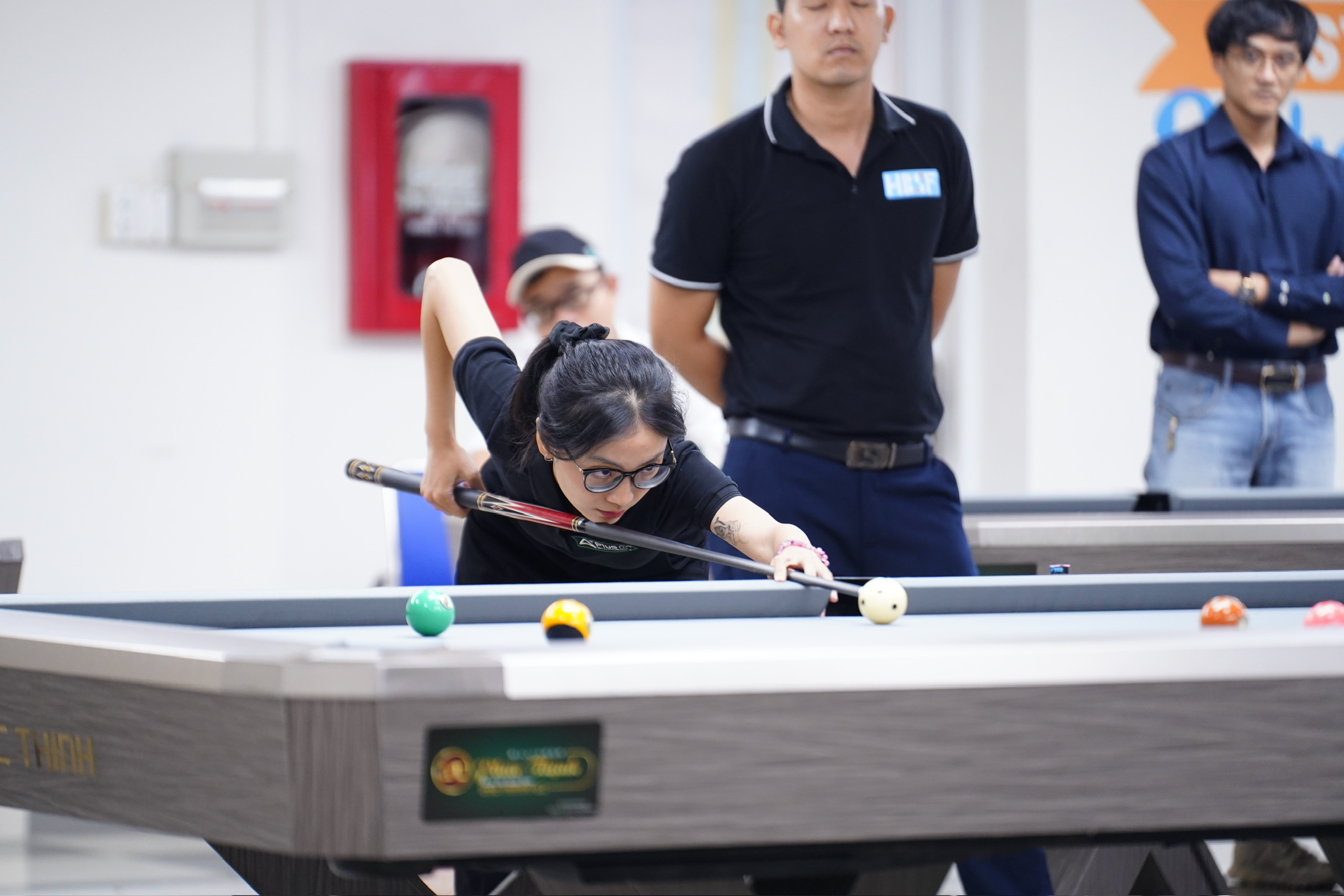 Nữ cơ thủ xinh đẹp Phạm Thuý Quỳnh vô địch kịch tính tại giải Billiards Pool sinh viên TPHCM Cúp Phúc Thịnh 2025