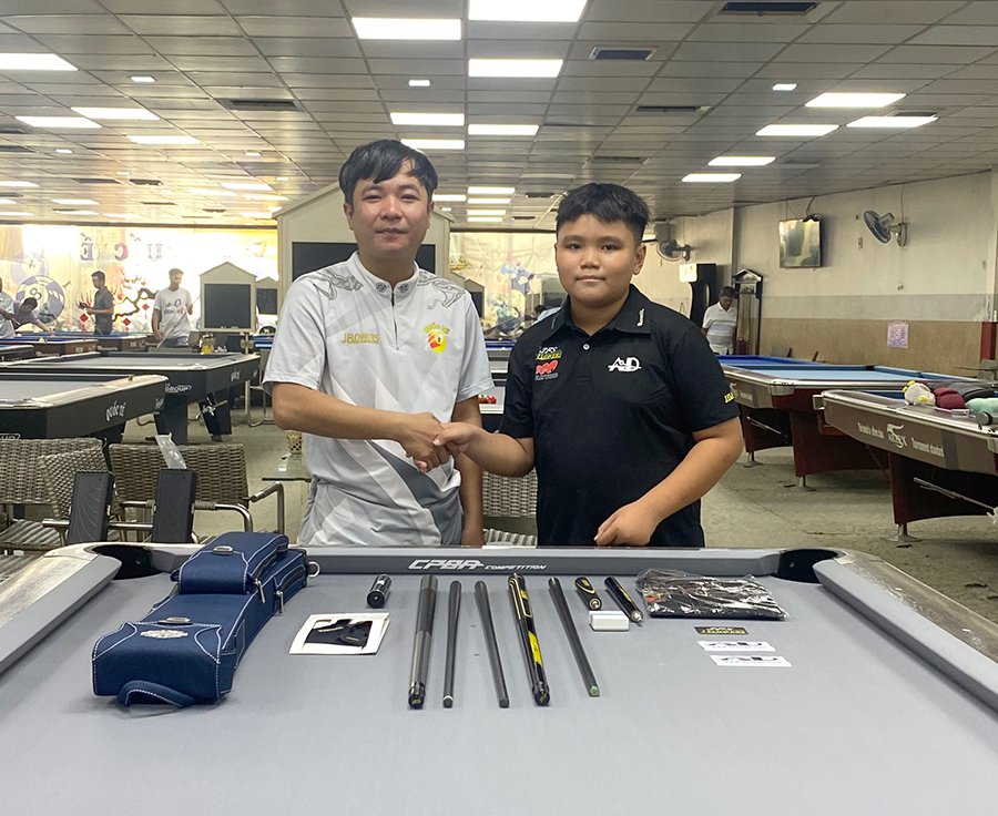 Tài năng Billiard Pool 12 tuổi Võ Phạm Đăng Khoa nhận tài trợ bất ngờ từ hãng cơ Jflowers