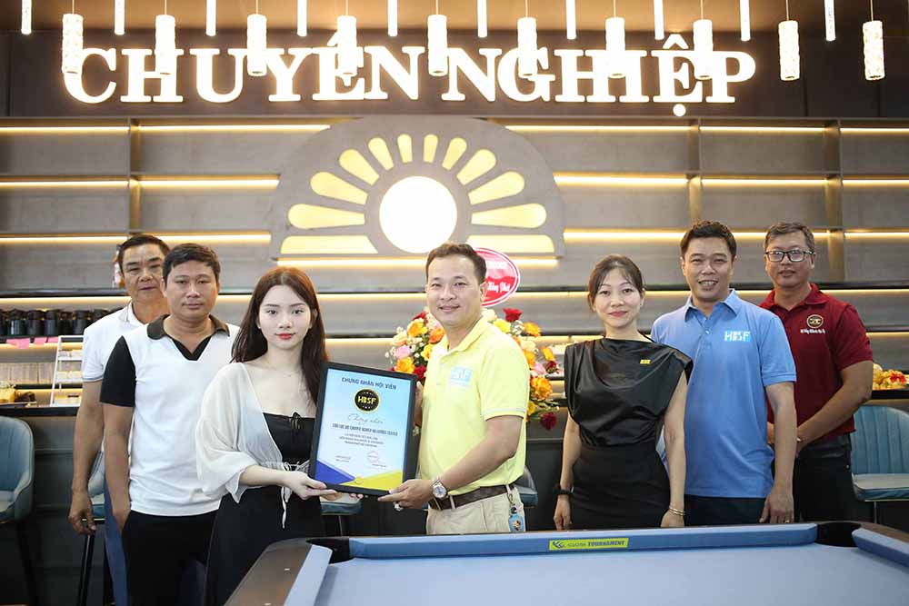 Trần Quyết Chiến giao lưu ở CLB Chuyên Nghiệp - hội viên mới nhất của Liên đoàn Billiards & Snooker TPHCM