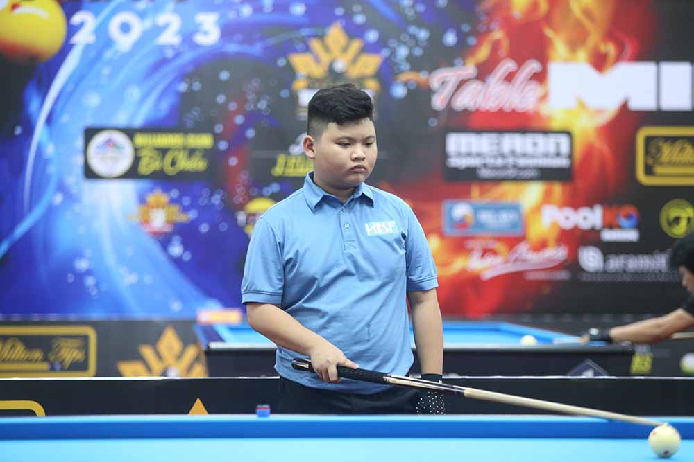 Cơ thủ 12 tuổi Th&aacute;i Hồng Đức tung si&ecirc;u phẩm ở giải Billiard Carom 3 băng Tour 2 HBSF Cup 2023