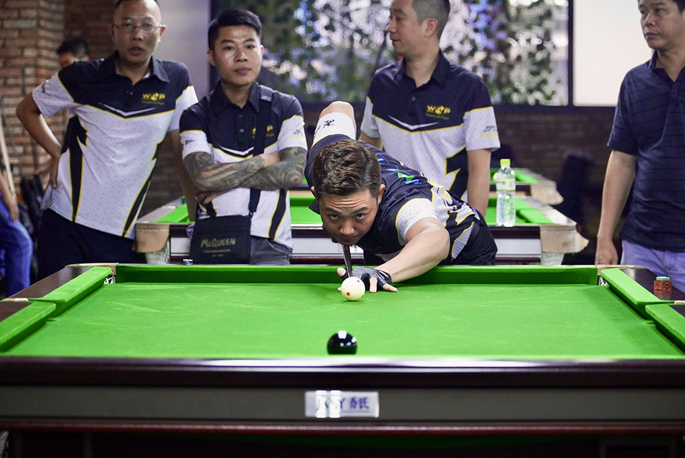 ĐKVĐ Ho&agrave;ng Th&aacute;i Duy tiếp tục bứt ph&aacute; ở giải billiards Joy Heyball Senior lần 2