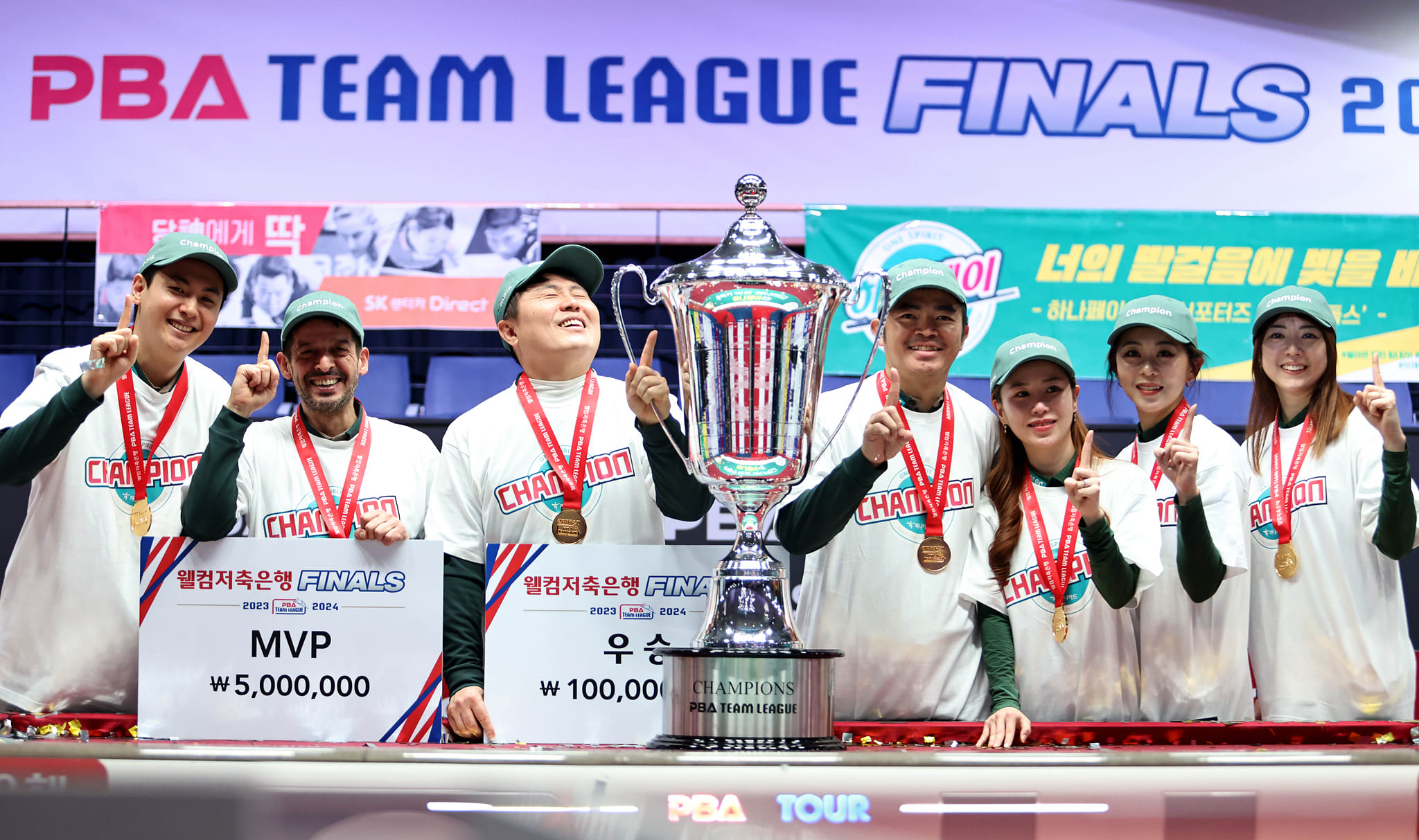 Vô địch PBA Team League: Lạ lùng cuộc chiến giữa Vô địch PBA Team League: Lạ lùng cuộc chiến giữa