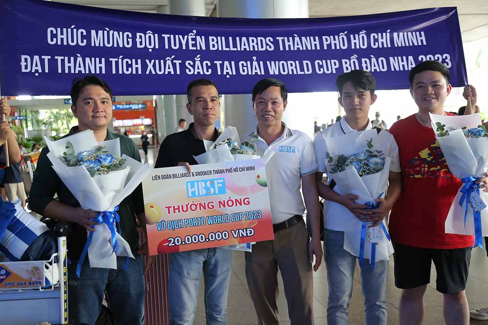 Liên đoàn Billiards & Snooker TPHCM chào đón, thưởng nóng cho cơ thủ Trần Quyết Chiến